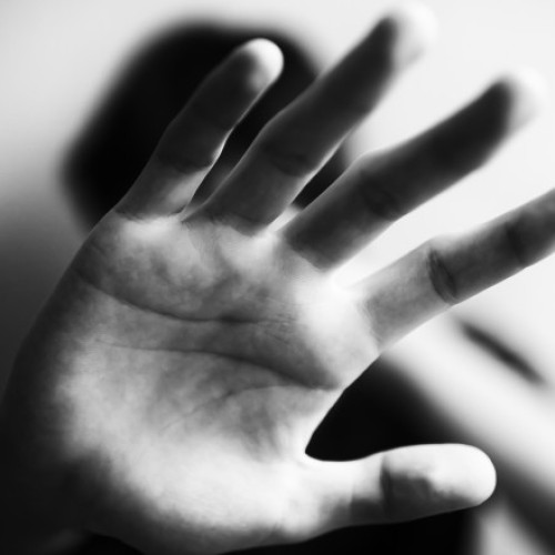 Femeie agresată de fostul iubit în propria locuință din Timiș, agresorul reținut