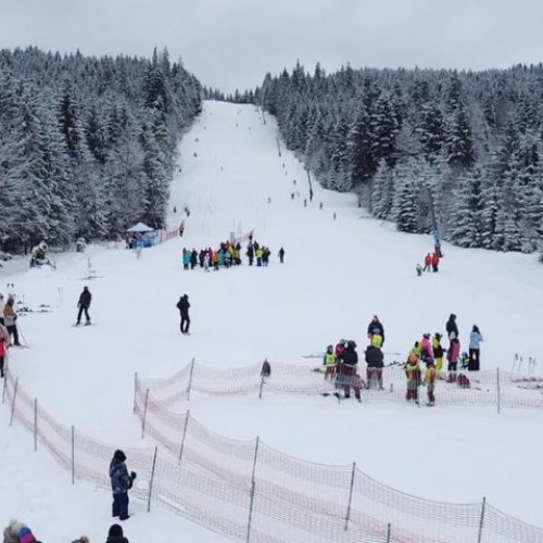 Sezonul de schi de la Mădăraș se deschide cu întârziere din cauza vremii nefavorabile