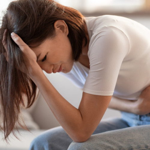 Senatul a aprobat o zi liberă pe lună pentru femeile cu endometrioză, provocând dezbateri