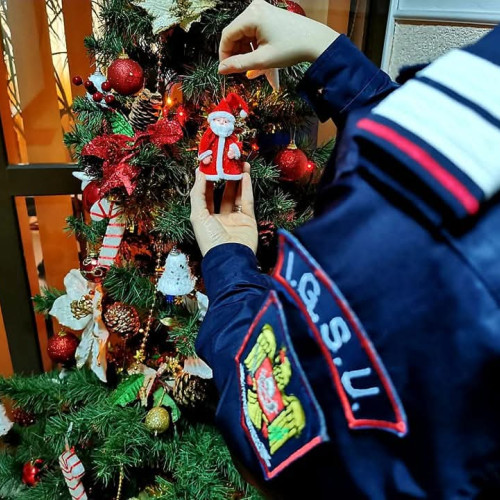 Pompierii avertizează asupra pericolelor incendiilor în timpul sărbătorilor de Crăciun