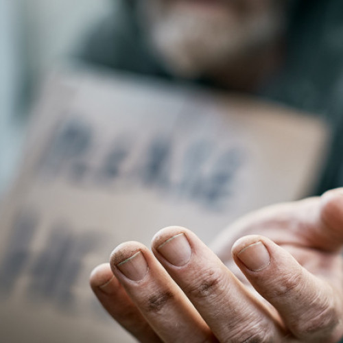 Cerșetoria crește înainte de sărbători în orașele mari din România