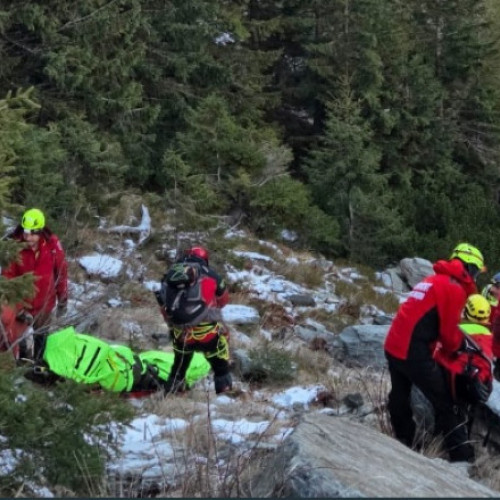 Bărbat accidentat în Munții Făgăraș, salvat după 16 ore de intervenție