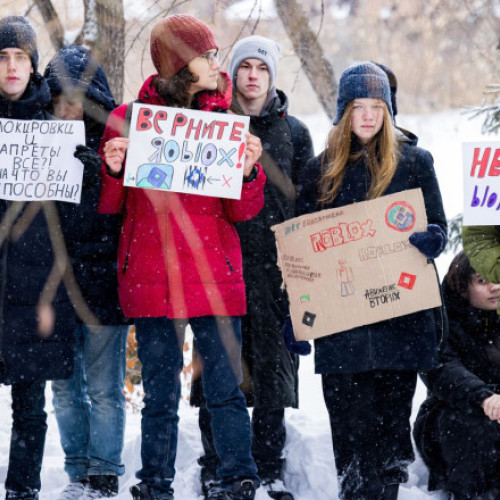 Proteste în Siberia față de interzicerea platformei de jocuri Roblox în Rusia