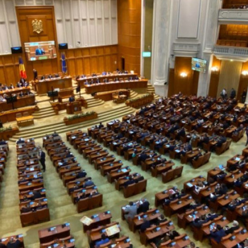 Parlamentul votează moțiunea de cenzură împotriva guvernului Ilie Bolojan