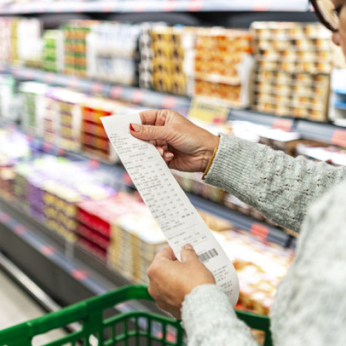 Cum se pregătesc românii pentru Crăciun în 2025, cu bugete mai restrânse