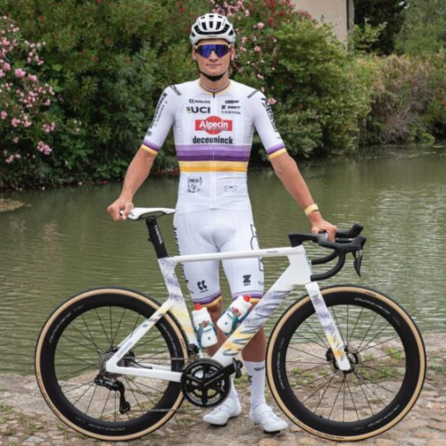 Mathieu van der Poel câștigă etapa de la Namur în Cupa Mondială la ciclocros