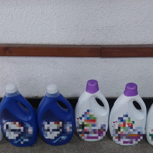 Trei persoane cercetate pentru vânzarea detergentului contrafăcut în Dorohoi