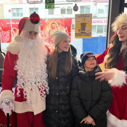 Autobuzul Fermecat al lui Moș Crăciun va circula la Botoșani pe 17 decembrie