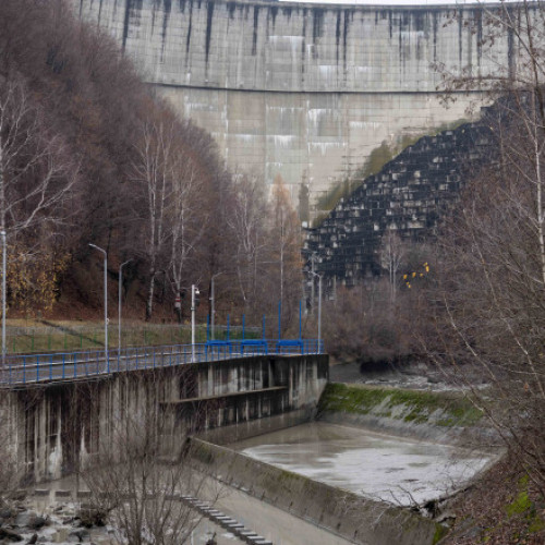 Autoritățile repornesc hidroagregatele de la barajul Paltinu pentru siguranța alimentării cu apă