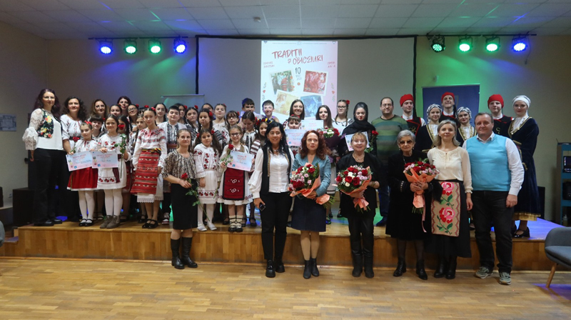 Ansamblul Hora Măxinenilor a câștigat Concursul județean „Tradiții și obiceiuri” 2025