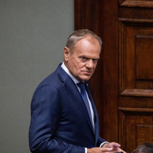 Donald Tusk afirmă că SUA vor răspunde militar dacă Rusia reia atacul în Ucraina
