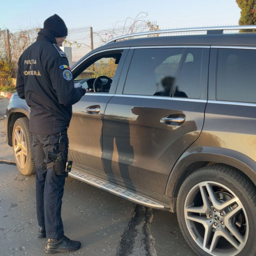 Poliția de Frontieră cercetează un tânăr prins conducând fără permis valid