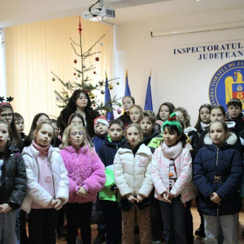 Copiii au adus spiritul Crăciunului în Inspectoratul de Jandarmi din Tulcea