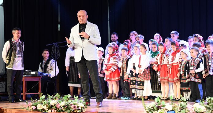 Be Smart Kids Club din Chiajna organizează spectacol cu dansuri și colinde din zone istorice