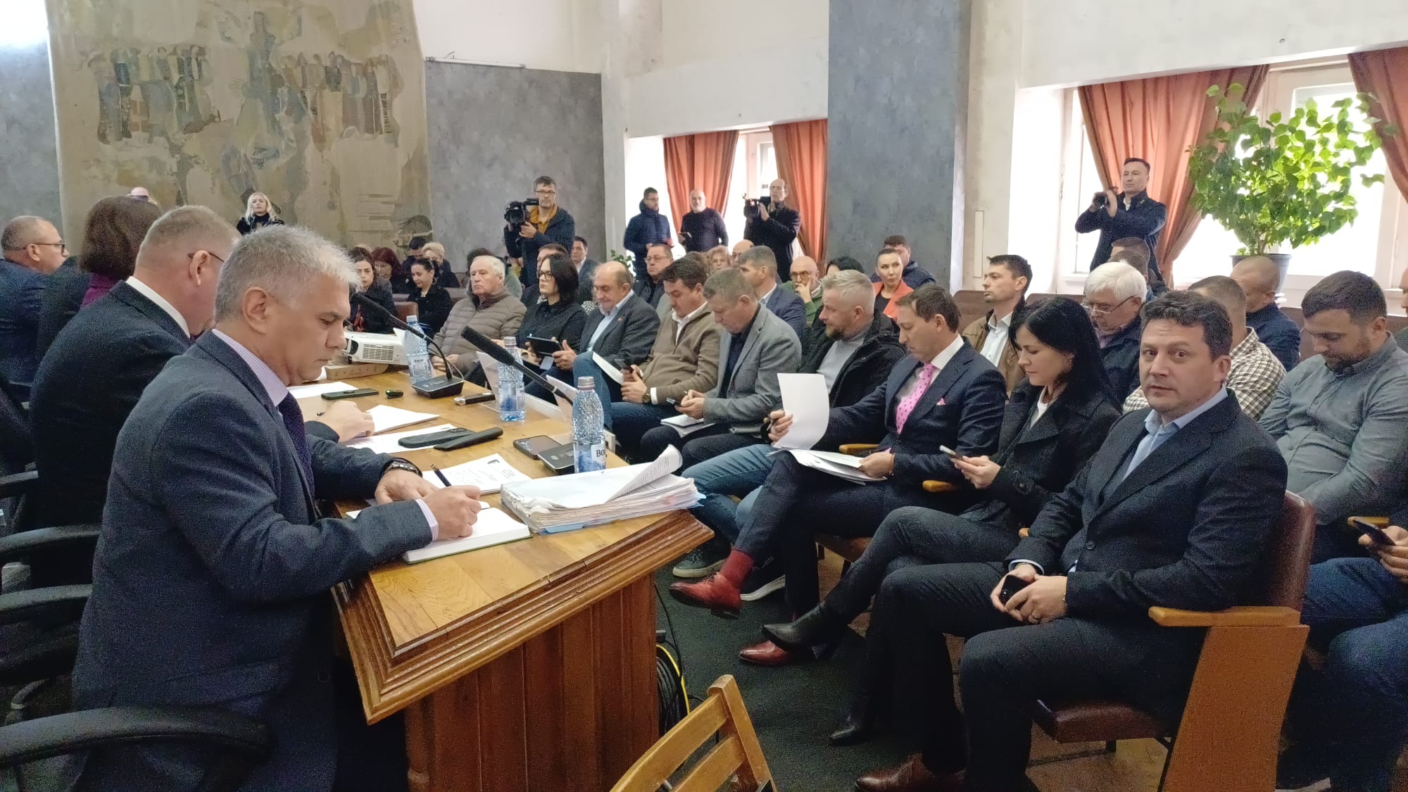 Consiliul Județean Botoșani alocă fonduri pentru centrală termică la o școală din comuna Mihăileni