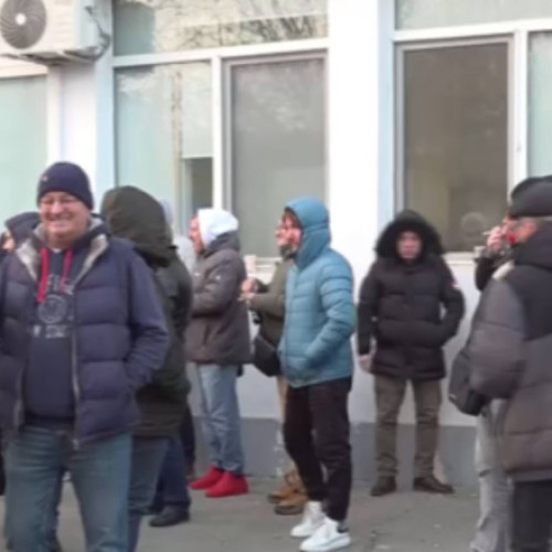 Șoferii CT Bus din Constanța continuă protestul pentru condiții de muncă și demisia conducerii