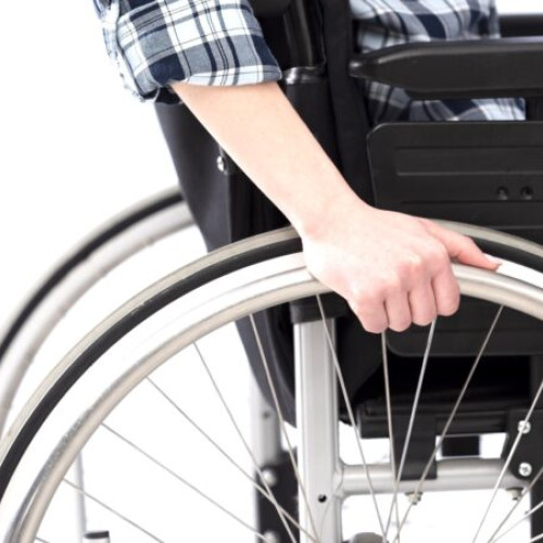 Primăria Râmnicu Vâlcea a plătit indemnizațiile însoțitorilor pentru persoanele cu handicap grav