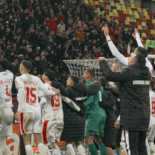 Dinamo învinge Metaloglobus cu 4-0 și se apropie la un punct de liderul Rapid