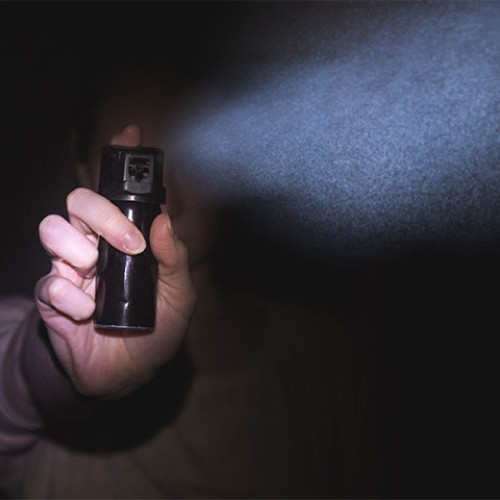 Conflict între un taximetrist și un tânăr șofer la Kaufland Viziru, cu spray lacrimogen folosit