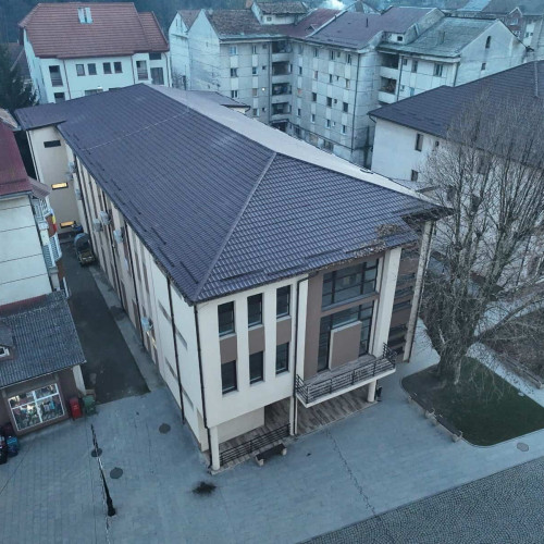 Primarul Cristian Dan Pașca inaugurează Casa de Cultură „Avram Iancu” din Câmpeni reabilitată