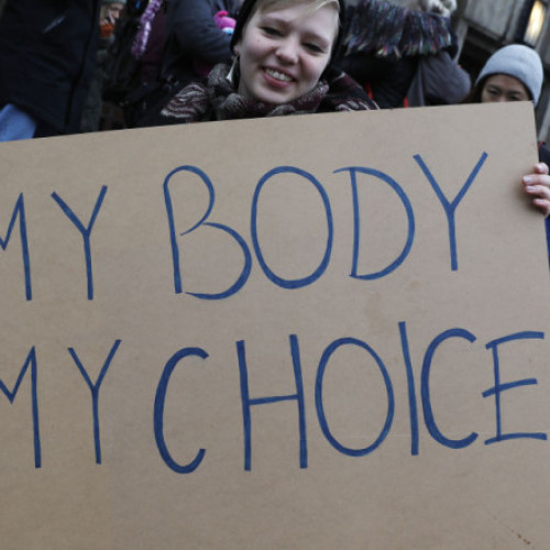 Parlamentul European susține garantarea dreptului la avort în toate statele UE