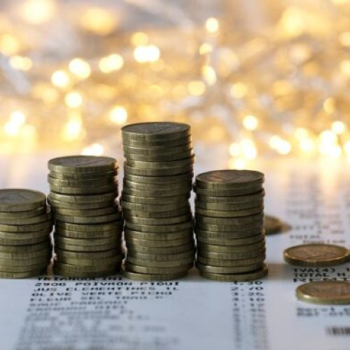 Coaliția de guvernare majorează salariul minim și reduce cheltuielile în administrație