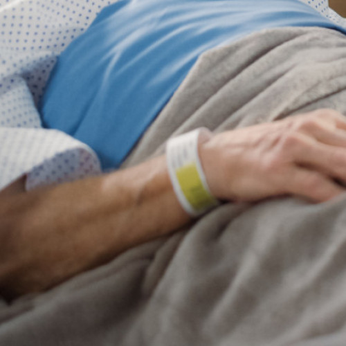 Mai mulți bătrâni din azilul închis din Lenauheim, transferați în spitale cu scabie după relocarea în Cenad