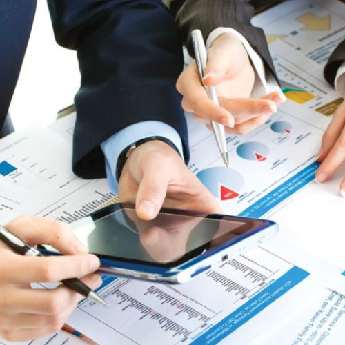 Ilie Bolojan discută cu investitorii străini despre viitorul impozitului minim pe cifra de afaceri