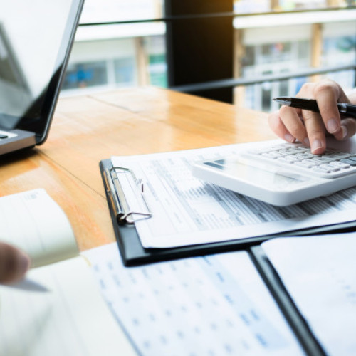 Radu Miruţă denunţă afaceri dubioase în companiile de stat și reducerea salariilor directorilor