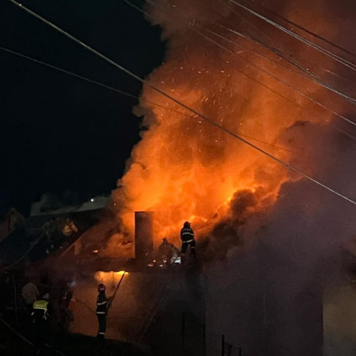 Incendii în mai multe localități din Bistrița-Năsăud afectează locuințe și utilaje