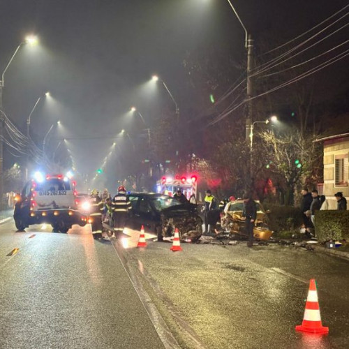Două mașini s-au ciocnit frontal pe strada Victoriei din Baia Mare