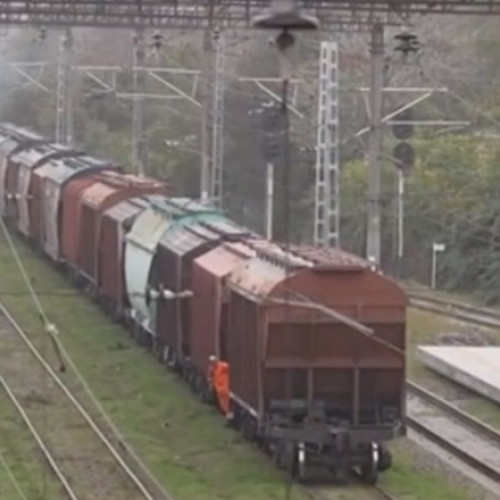 Azerbaidjanul trimite prima livrare de produse petroliere pe calea ferată către Armenia după decenii