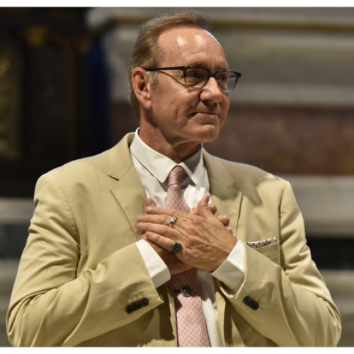 Kevin Spacey revine în 2025 cu rol principal în serialul italian „Minimarket”