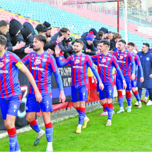 CSM Reșița și CSC Șelimbăr au avut jucători eliminați pentru două avertismente în același minut