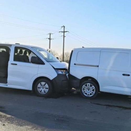 18 persoane, inclusiv 7 minori, implicate într-un accident pe centura de vest a Ploieştiului