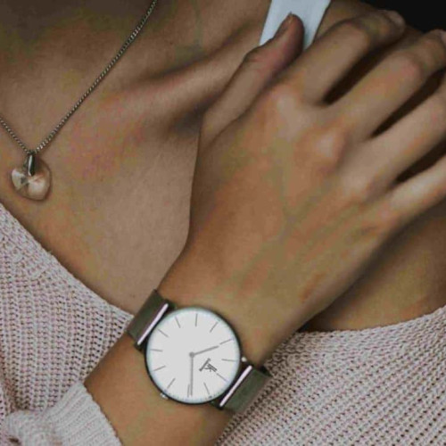 Fossil și Casio, opțiuni variate pentru ceasuri de damă între eleganță și funcționalitate