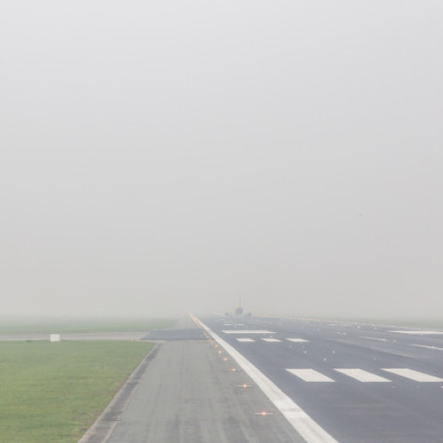 Mai multe zboruri către Iaşi, redirecţionate din cauza ceţii