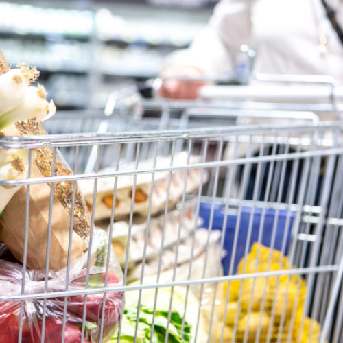 Marile lanțuri de magazine își adaptează programul pentru sărbătorile de iarnă 2025