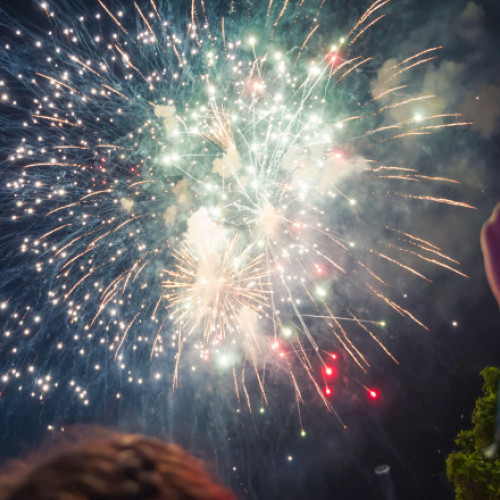 Legea sancționează strict folosirea nelegală a petardelor și articolelor pirotehnice