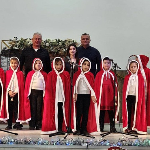 Copiii au adus magia Crăciunului prin momente muzicale și artistice deosebite