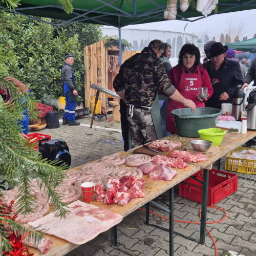 Echipe din Alba Iulia concurează pentru cele mai bune preparate tradiționale de Crăciun