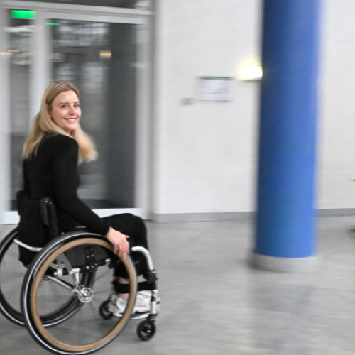 Michaela Benthaus devine prima persoană în scaun cu rotile care călătorește în spațiu