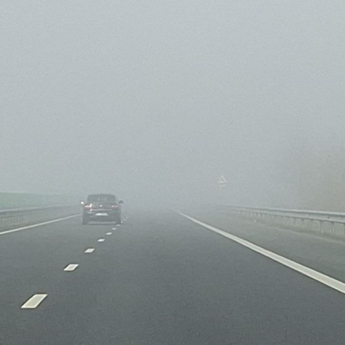 Circulație în condiții de ceață și vizibilitate redusă în majoritatea zonelor din țară
