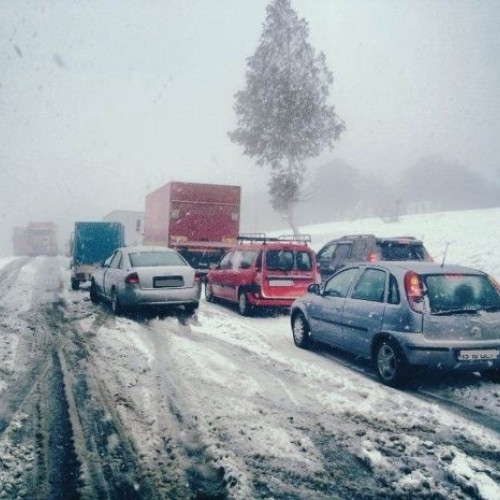 Vreme mohorâtă cu ceață și ploi slabe în mai multe regiuni din țară