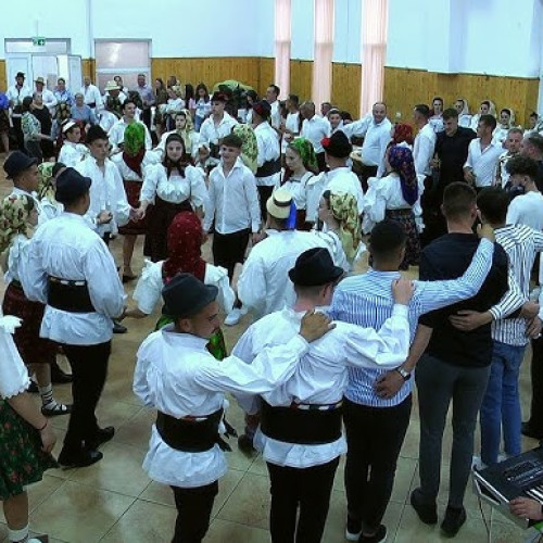 Primăria Bârsana organizează spectacolul „Joc în sat” cu muzică populară autentică
