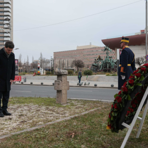 Nicuşor Dan a depus o coroană de flori la Monumentul Eroilor Revoluţiei din 1989