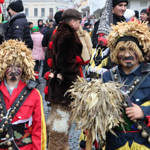 Micii străjeri din Suceava impresionează la Festivalul de Datini de la Botoșani