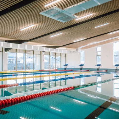 Orașul Sovata a inaugurat primul bazin de înot eficient energetic din România