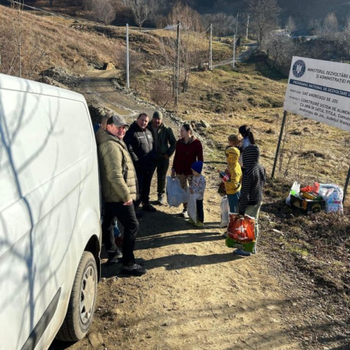 Costel Bocu și echipa sa aduc ajutoare în satele din comuna Andreiașu de Jos și localități din Odobești