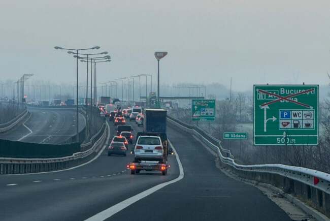 Poliția recomandă rute ocolitoare pentru evitarea aglomerației și fluidizarea traficului